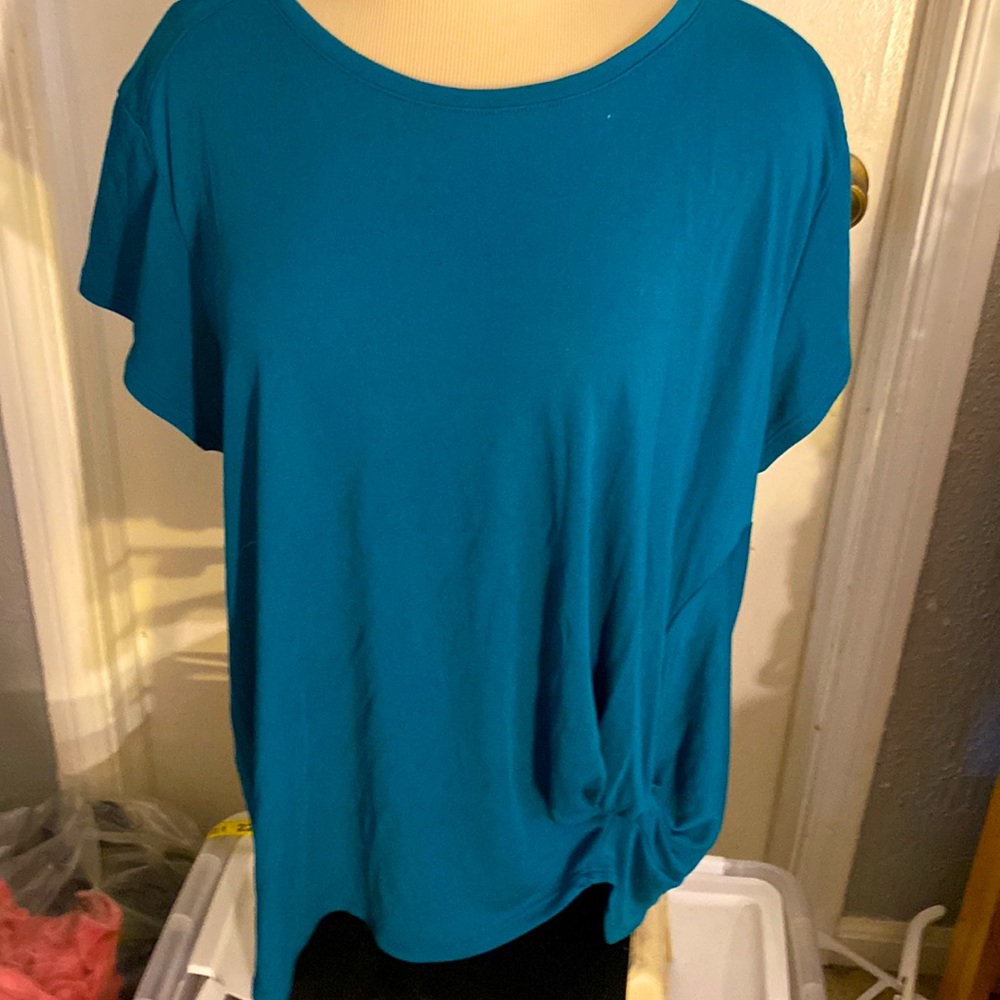 Falls Creek Womens Size 2X. Has fake tie at bottom. Sleeveless Blouse Top Shirt